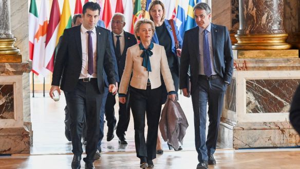 Bloomberg: Orbán Viktornak nem kell tartani attól, hogy a választások előtt forrásokat von meg az EU