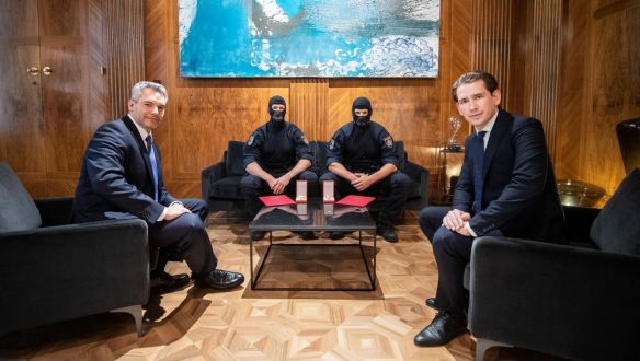 Tényleg orbáni állapotokat csinált Kurz?