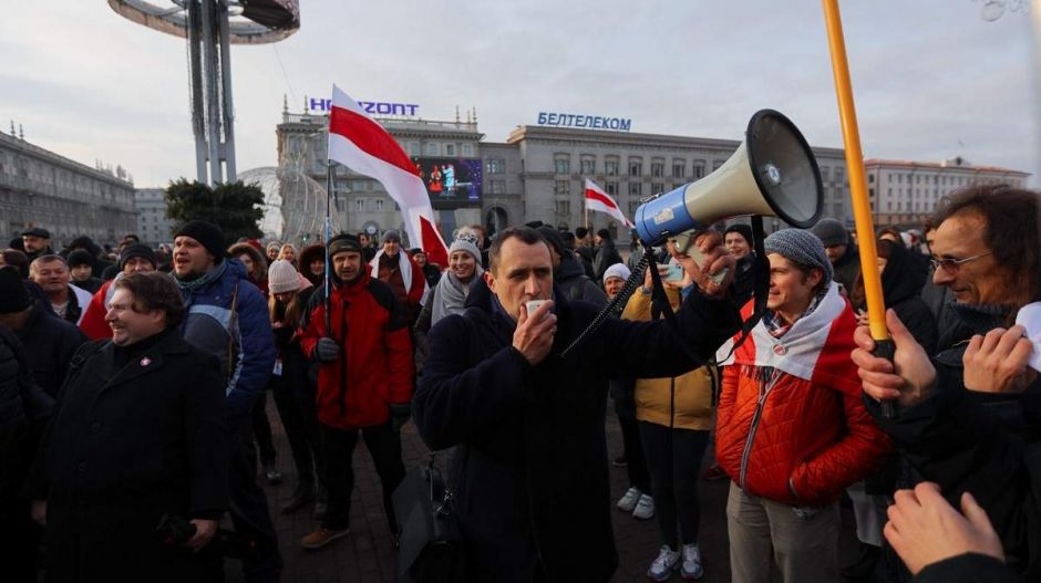 Élőláncot formáltak Belarusz orosz bekebelezése ellen