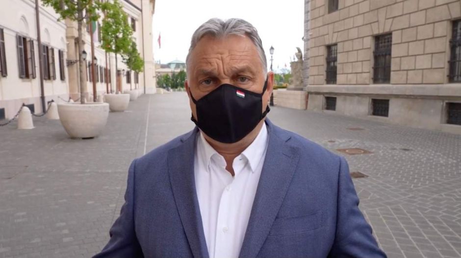 Megvan az ötmillió beoltott, mostantól nem kell közterületen maszkot viselni