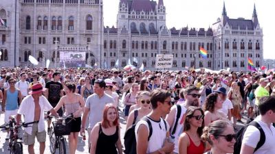 Szavaznál-e egy meleg jobboldalira?