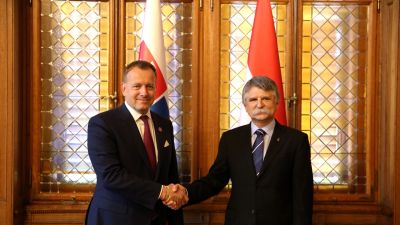 Konzervatív és liberális oldalról is helyre tették Szlovákiában a parlament Magyarországgal riogató elnökét