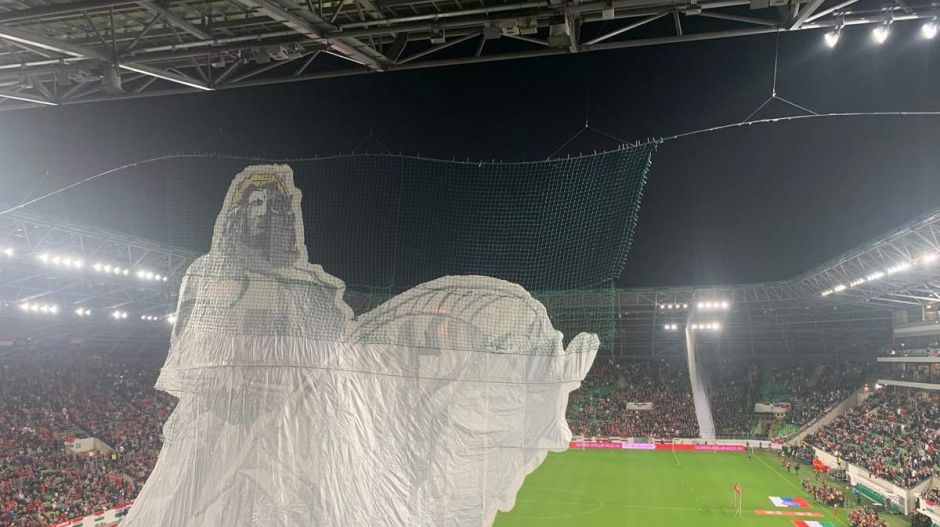 Már megint csak a mutogatás maradt