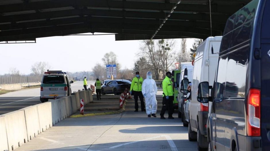Szelfizős appal ellenőrizné a szlovák kormány a karantén betartását