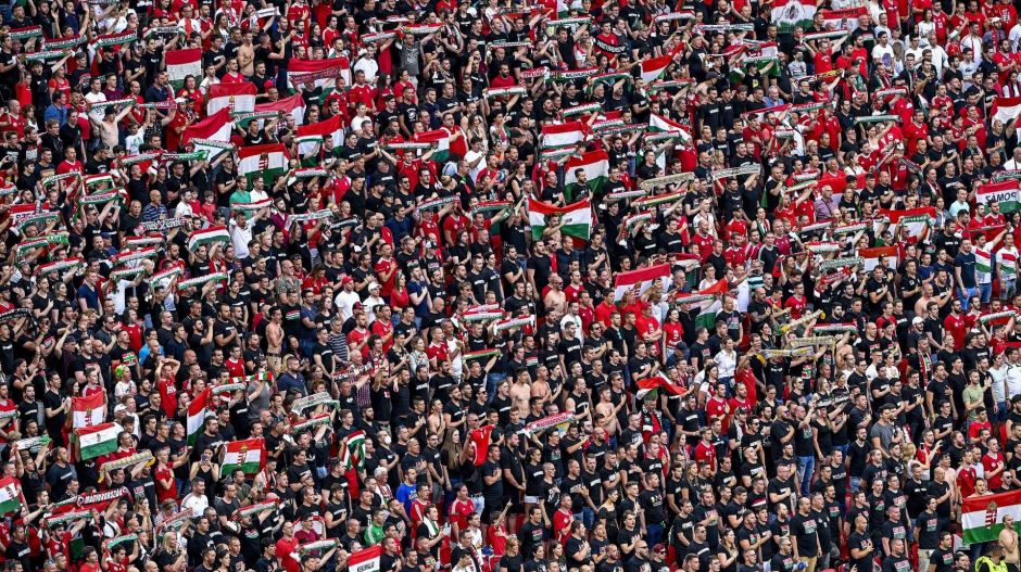 Ódát zengett a román sportnapilap a magyar fociultrákról