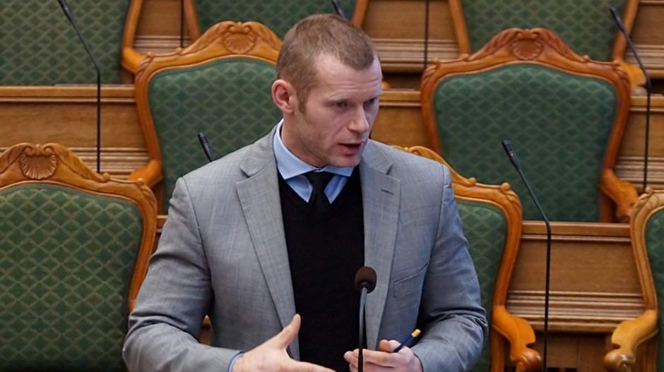 Pornóoldalon kampányol, mert ott vannak a szavazói – mondja a dán liberális képviselő
