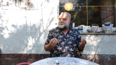 A hatalmat nem lehet másra használni, mint hogy visszaéljenek vele – Konok Péter az Azonnalinak