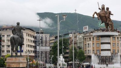 Tizenöt ember kiadatását kérik a törökök Észak-Macedóniától