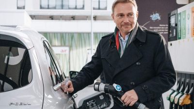 Szexizmus és sikertelenség: jövőre megint kiesnek a német liberálisok a parlamentből?