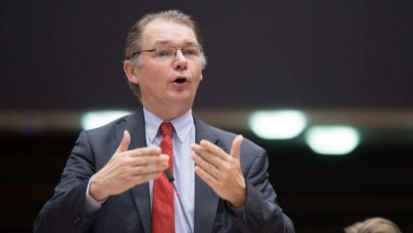 Kizárják az LMP-t az európai zöldek, ha a párt együttműködik a Jobbikkal