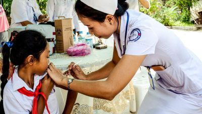 Hogyan használja a világ a vakcinákat diplomáciai fegyverként?