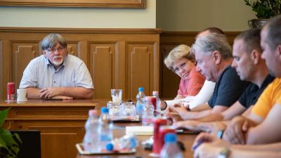 Üres a kassza Győrben, már szeptember előtt gondot okozhat a dolgozók kifizetése