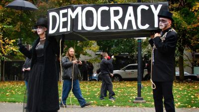 A Cambridge kutatói szerint 2010 után Orbán visszaadta a magyar fiatalok demokráciába vetett hitét