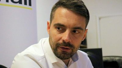 Nekem főleg kérdéseim vannak, és akinek kérdései vannak, az ne politizáljon! Vona Gábor az Azonnalinak