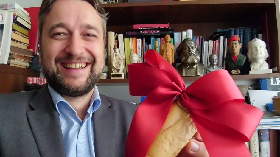 A magyarul beszélő egészségügyi dolgozók feljelentésére biztatott Szlovákiában a szélsőjobb kedvenc baloldali politikusa 