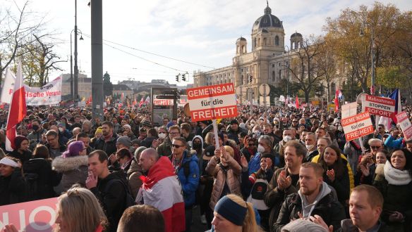 Akár 7200 euróra is megbüntethetik az oltatlanokat Ausztriában februártól