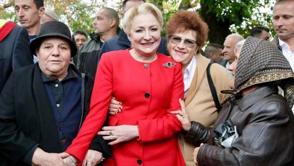 Megbukott a román kormány, Dăncilănak annyi