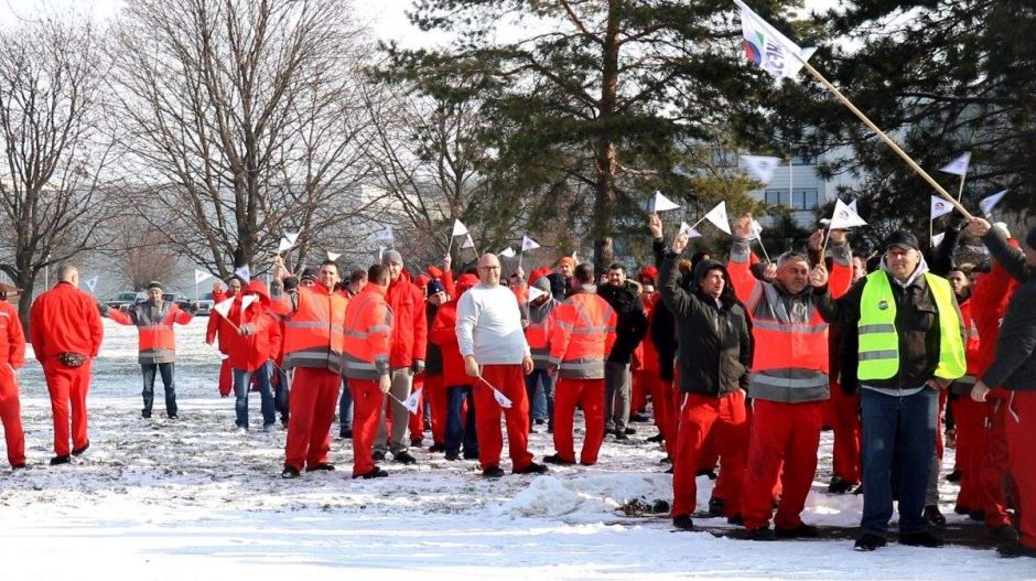 Kilencvenhat órája áll üresen a győri Audi-gyár, a cég „olajat önt” a tűzre