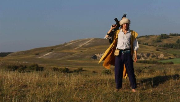 Itt az új nemzeti hiphop: ezúttal Dúró Dóra könyvdarálásáról rappel Dé:Nash