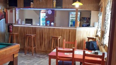 Elriasztották a nyitástól, de tüntetni jön Budapestre a szentesi söröző tulajdonosa