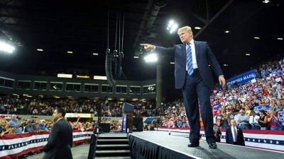 Donald Trump mától az USA összes telefonjára üzenhet közvetlenül