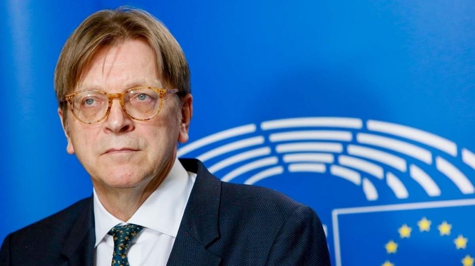 Zuckerbergnél panaszolta be a Fideszt Guy Verhofstadt