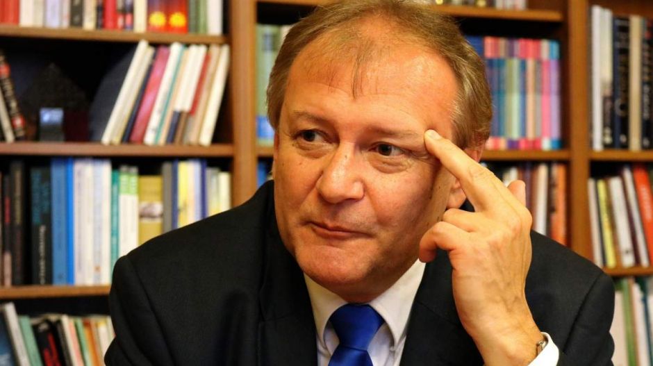 Beszélgetek Orbánnal, és azt szeretném, ha ez lenne a normális! Hiller István az Azonnalinak