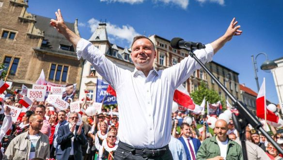 Tolvajok vagy hülyék vezessék Lengyelországot?