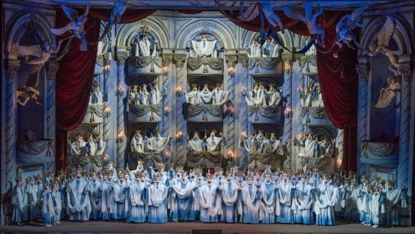 Nemes egyszerűséggel kitiltja az előadásokról a 12 év alatti oltatlan gyerekeket a világ egyik legnagyobb operaháza