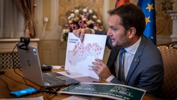 Igor Matovič könnyei mögött egy recsegő-ropogó szlovák kormány van