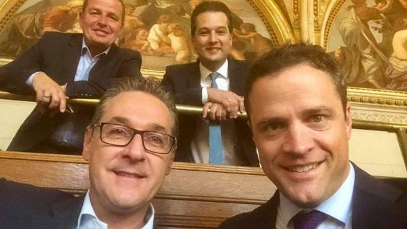 Újabb leak: az FPÖ az ibizai találka után is élénken kereste a kamuorosz oligarcharokon társaságát