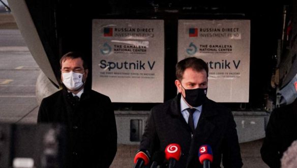 Szlovákia már egy hónapja bevásárolt a Szputnyikból, de az oltást egyelőre nem kezdik el vele