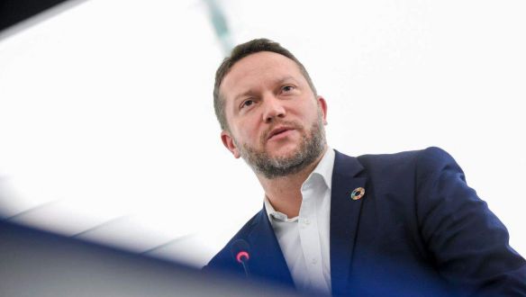 Átmenne-e DK-hoz az MSZP egyetlen EP-képviselője?