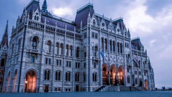 Visszatér a parlament! Mi volt eddig, és mi várható ősszel?