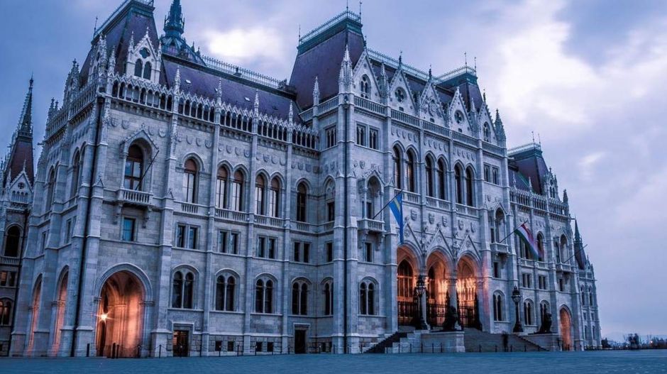 Visszatér a parlament! Mi volt eddig, és mi várható ősszel?