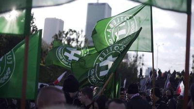 Magához ragadott minden hatalmat a szlovák radikálisok vezére, ellene fordultak a párt húzónevei