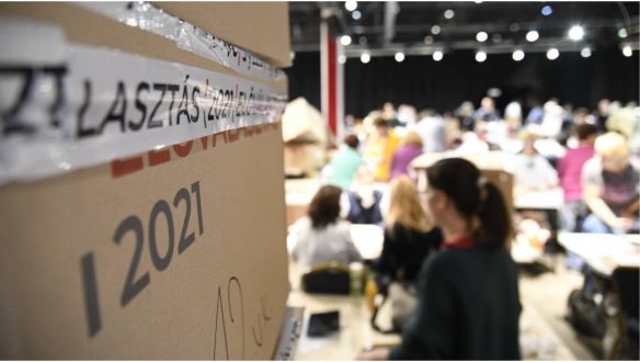 Dobrev nagyon vezet, Karácsony-Márki-Zay-harc a második helyért. Élőben közvetítettük az előválasztási eredményvárás első napját!