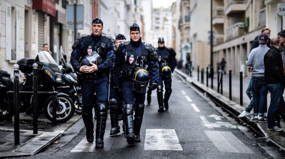Rendőrségi akciók jönnek 76 francia mecsetben