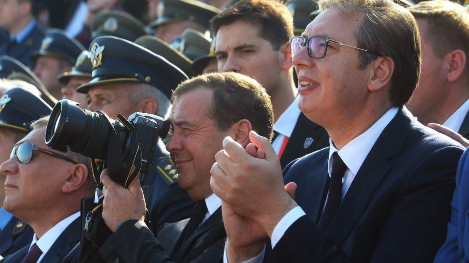 Miközben az EU lábon lőtte magát a Nyugat-Balkánon, Szerbia Oroszország felé araszol