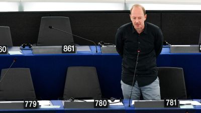 Mi vagyunk a parlament söpredéke, nagyon jó helye lesz nálunk a Fidesznek!