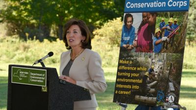 Hozhat változást New York új kormányzója a demokraták legkorruptabb államába?