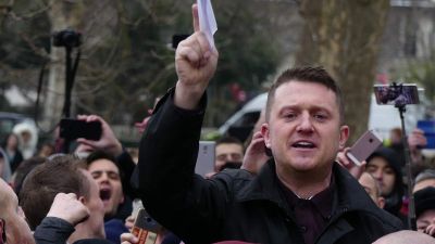 Mégsem beszél a brit szélsőjobbos aktivista a cseh családjogi konferencián