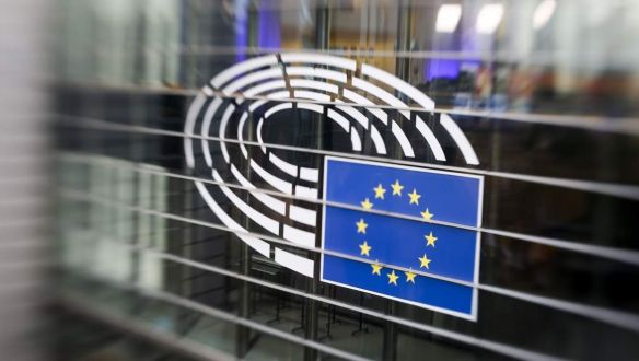 Az Európai Parlament mostantól kérésre leteszteli az EP-képviselőket és stábjuk tagjait