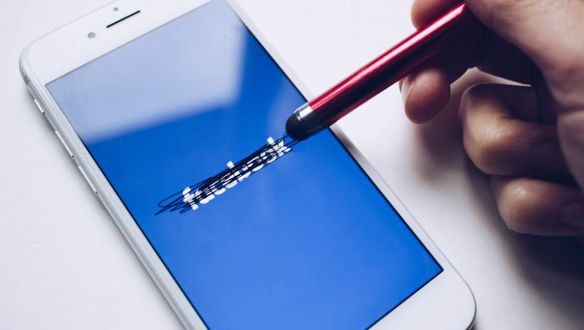 Törvényben szabályoznák a közösségimédia-függőséget az Egyesült Államokban