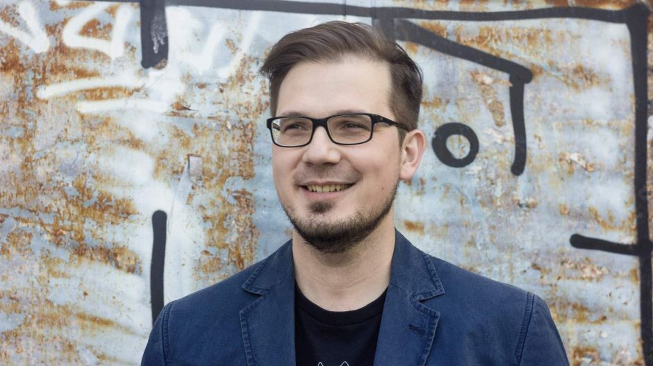 Nem lehet annyi hülyeséget megírni és leforgatni, mint amennyi egy hét alatt történik a világban