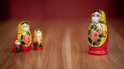 Szibériában decemberig szinte csak kutyát sétáltatni mehetnek ki az oltatlanok