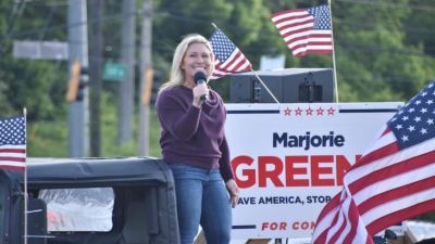 „Rengetegen halnak bele az oltásba” – amerikai képviselőt tiltott le a Twitter