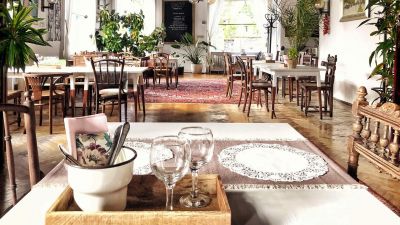 Éttermesek, szállásadók a kormány csomagjáról: a semminél több, de mi lesz decemberben? 