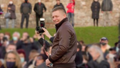 Letartóztatná a rendőrség Robert Fico legközelebbi bizalmasát, tovább szorul a hurok az exkormányfő körül