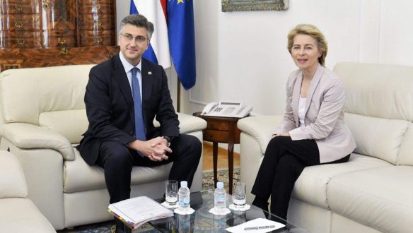Ursula von der Leyen állítólag örül annak, hogy Horvátország nem állt be a visegrádiak közé